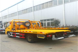 秭归附近拖车救援搭电